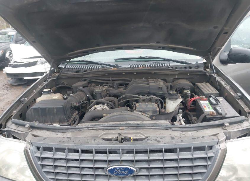 Photo 10 of 2004 Ford Explorer XLS (VIN 1FMZU72K64ZA54676)