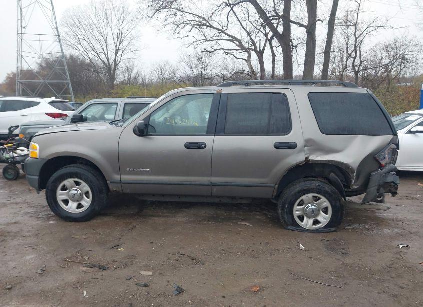 Photo 14 of 2004 Ford Explorer XLS (VIN 1FMZU72K64ZA54676)