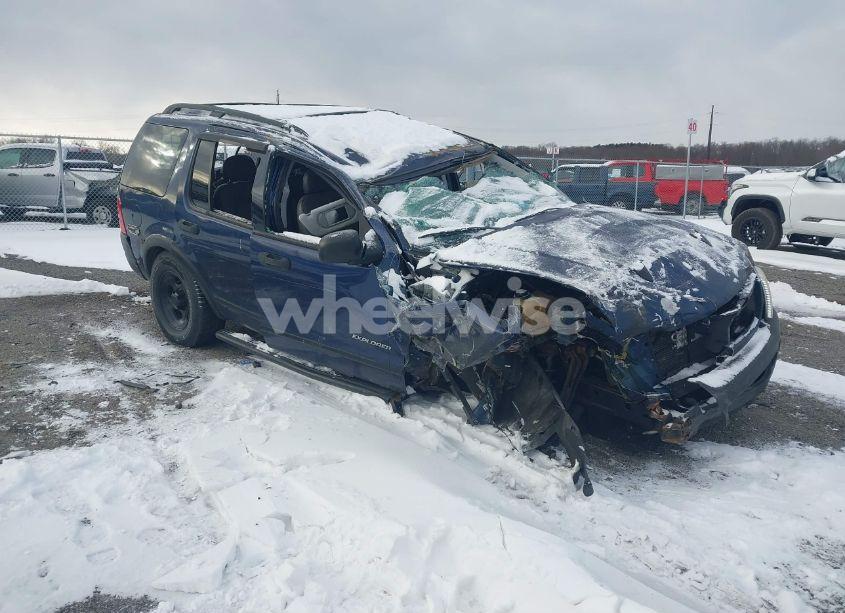 2004 Ford Explorer XLS (VIN 1FMZU72K84UC01836) main photo