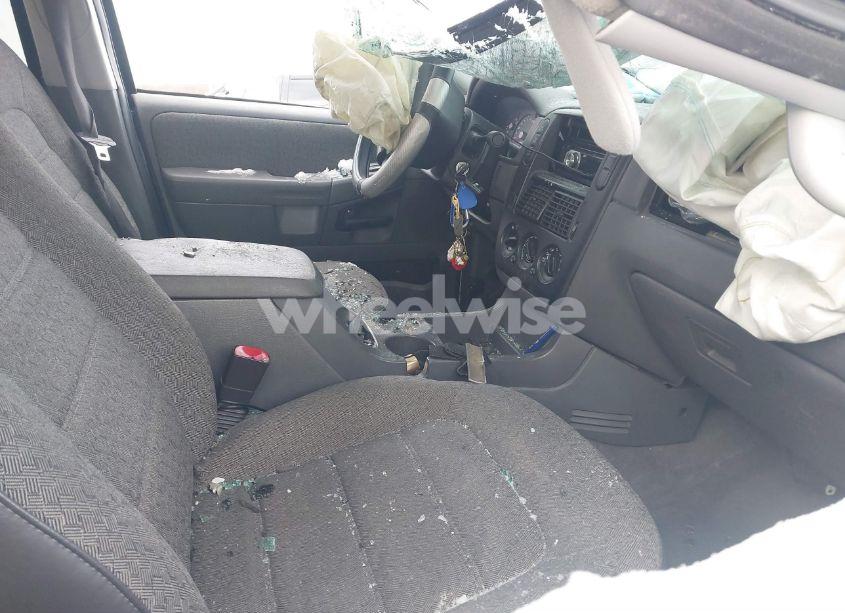 Photo 5 of 2004 Ford Explorer XLS (VIN 1FMZU72K84UC01836)