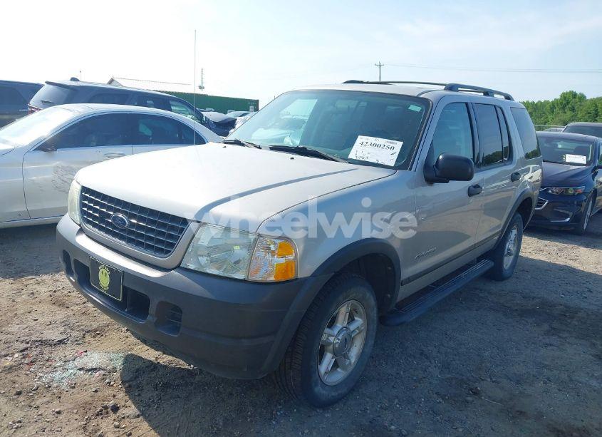 Photo 2 of 2004 Ford Explorer XLS (VIN 1FMZU72K94UB45244)