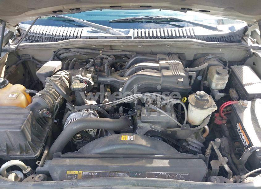 Photo 10 of 2005 Ford Explorer XLS/XLS SPORT (VIN 1FMZU72K95UB48789)