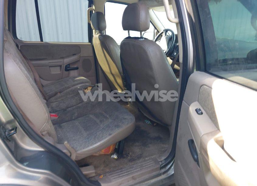 Photo 8 of 2005 Ford Explorer XLS/XLS SPORT (VIN 1FMZU72K95UB48789)