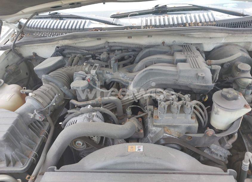 Photo 10 of 2004 Ford Explorer XLS (VIN 1FMZU72KX4UB30784)