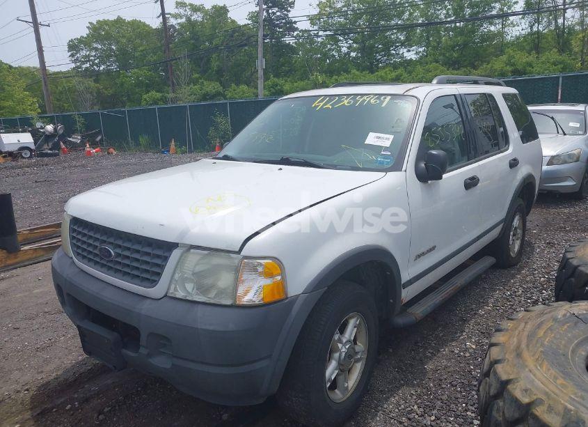 Photo 2 of 2004 Ford Explorer XLS (VIN 1FMZU72KX4UB30784)