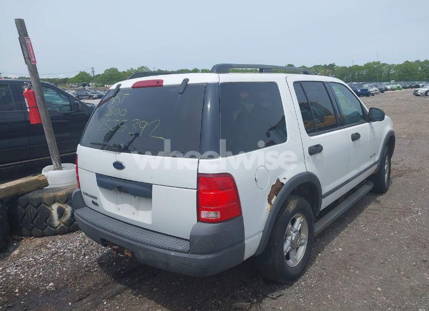 Photo 4 of 2004 Ford Explorer XLS (VIN 1FMZU72KX4UB30784)