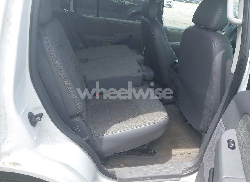 Photo 8 of 2004 Ford Explorer XLS (VIN 1FMZU72KX4UB30784)