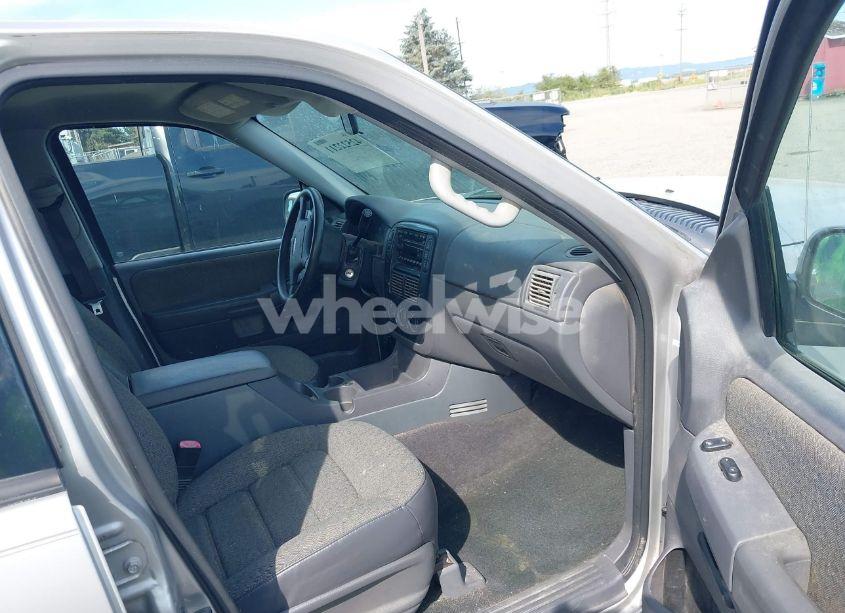 Photo 5 of 2005 Ford Explorer XLS/XLS SPORT (VIN 1FMZU72KX5ZA67190)