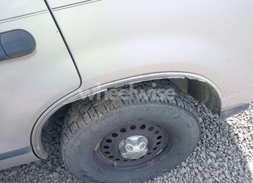 Photo 6 of 2005 Ford Explorer XLS/XLS SPORT (VIN 1FMZU72KX5ZA67190)