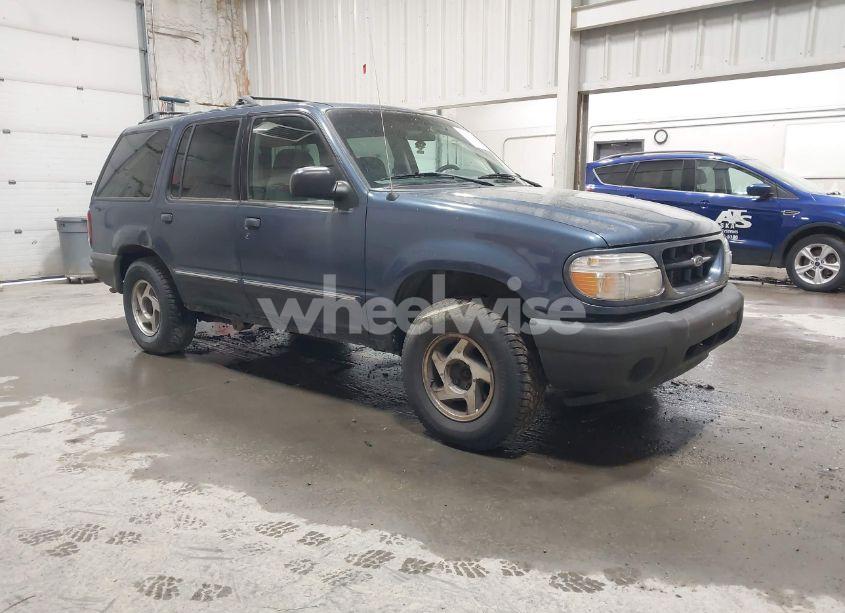 2000 Ford Explorer XLS (VIN 1FMZU72X1YZC58027) main photo
