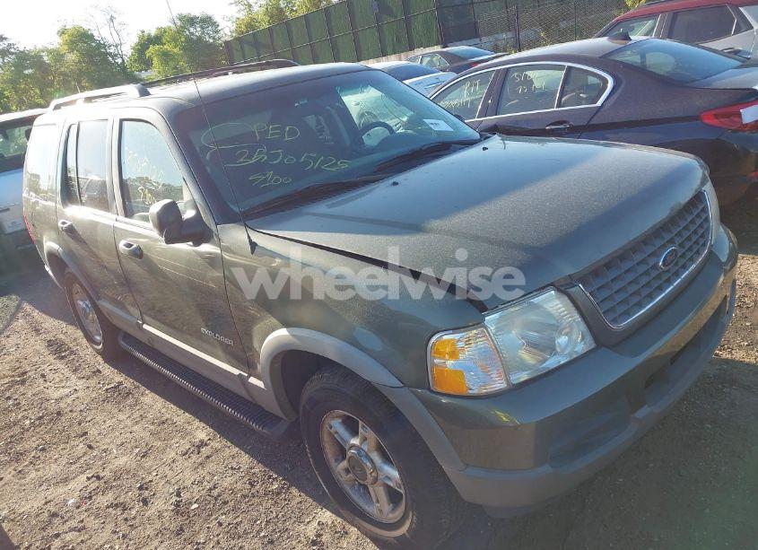 2002 Ford Explorer XLT (VIN 1FMZU73E02UA28299) main photo