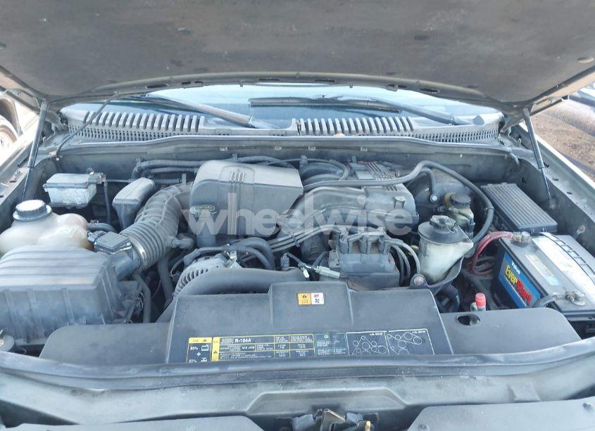 Photo 10 of 2002 Ford Explorer XLT (VIN 1FMZU73E02UA28299)