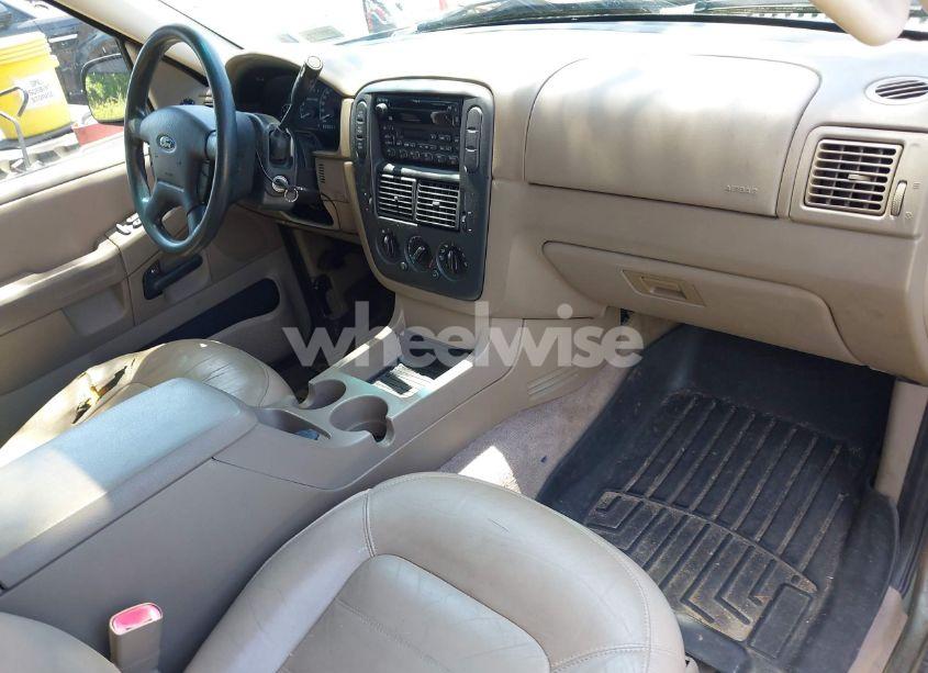 Photo 5 of 2002 Ford Explorer XLT (VIN 1FMZU73E02UB59460)