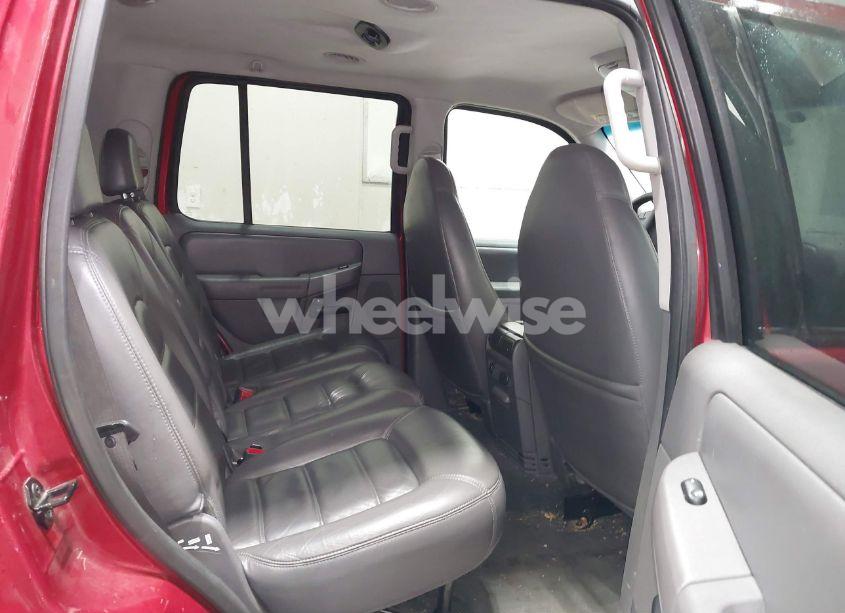 Photo 8 of 2002 Ford Explorer XLT (VIN 1FMZU73E02ZA30461)