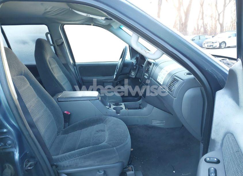 Photo 5 of 2002 Ford Explorer XLT (VIN 1FMZU73E02ZB55380)