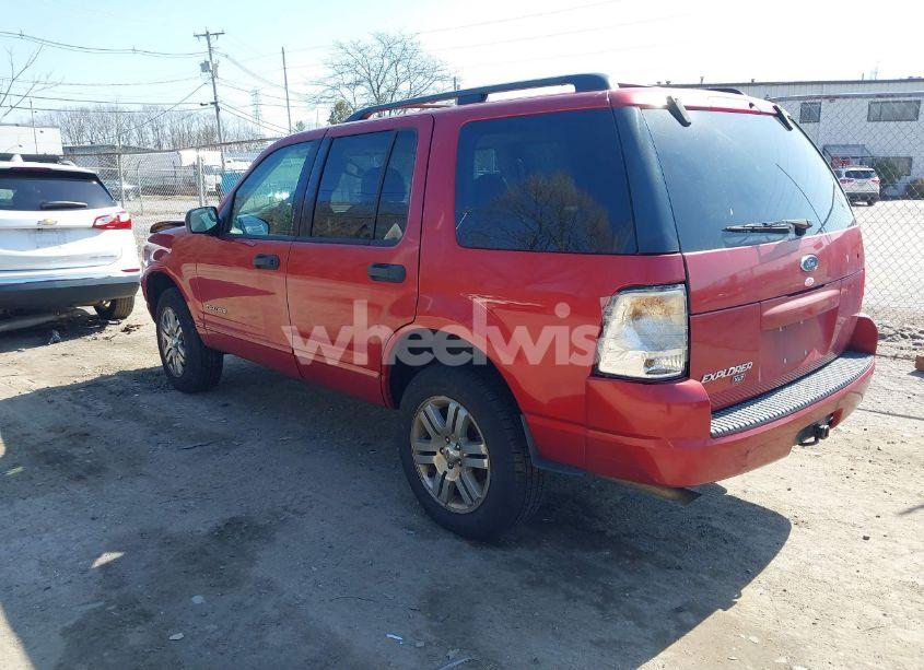 Photo 3 of 2004 Ford Explorer NBX/XLT (VIN 1FMZU73E04UC09390)