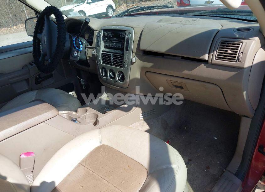 Photo 5 of 2004 Ford Explorer NBX/XLT (VIN 1FMZU73E04UC09390)