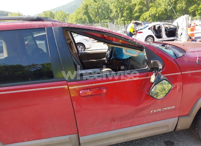 Photo 15 of 2002 Ford Explorer XLT (VIN 1FMZU73E12UB08940)