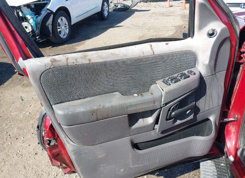 Photo 12 of 2002 Ford Explorer XLT (VIN 1FMZU73E12ZC34993)