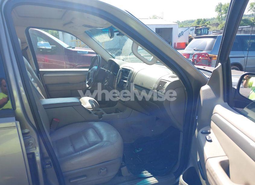 Photo 5 of 2004 Ford Explorer NBX/XLT (VIN 1FMZU73E14UC34007)