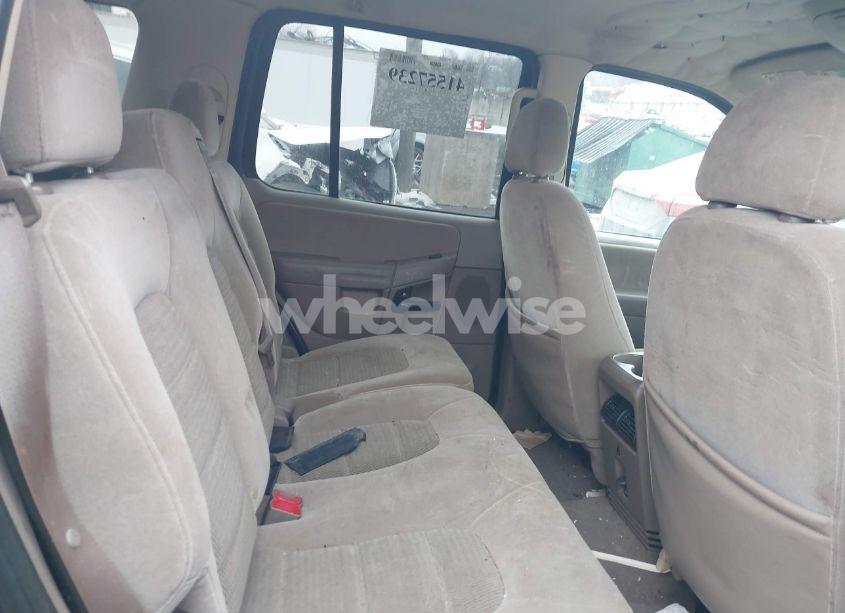 Photo 8 of 2005 Ford Explorer XLT/XLT SPORT (VIN 1FMZU73E15UC01445)