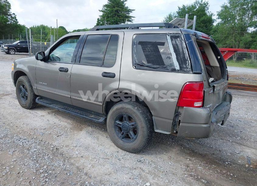 Photo 3 of 2005 Ford Explorer XLT/XLT SPORT (VIN 1FMZU73E15ZA35074)