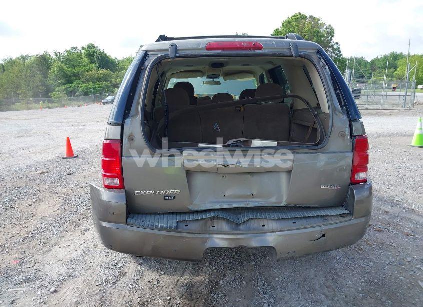 Photo 6 of 2005 Ford Explorer XLT/XLT SPORT (VIN 1FMZU73E15ZA35074)