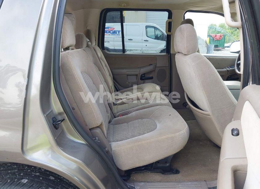 Photo 8 of 2005 Ford Explorer XLT/XLT SPORT (VIN 1FMZU73E15ZA35074)