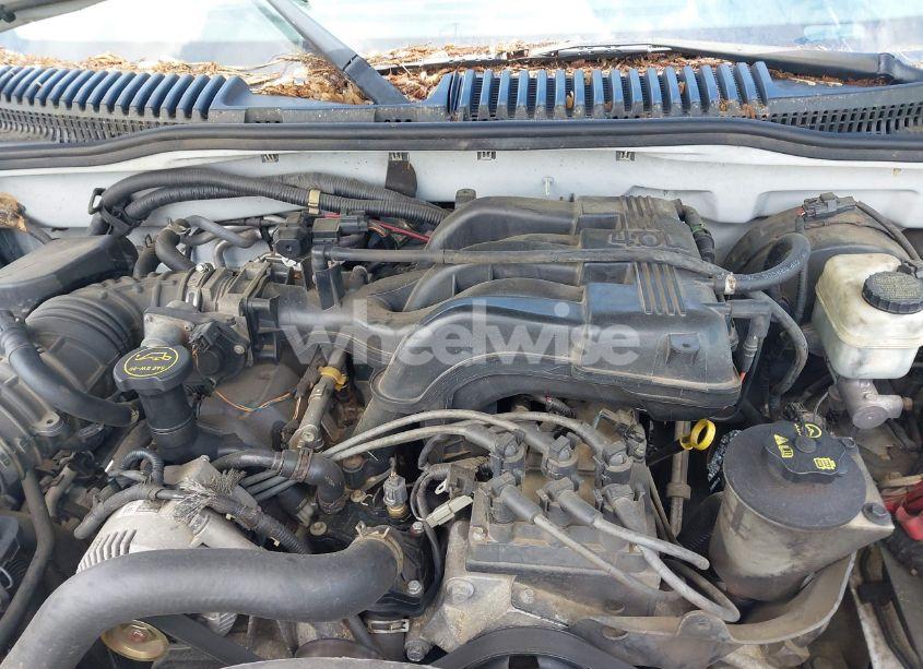 Photo 10 of 2005 Ford Explorer XLT/XLT SPORT (VIN 1FMZU73E15ZA62100)