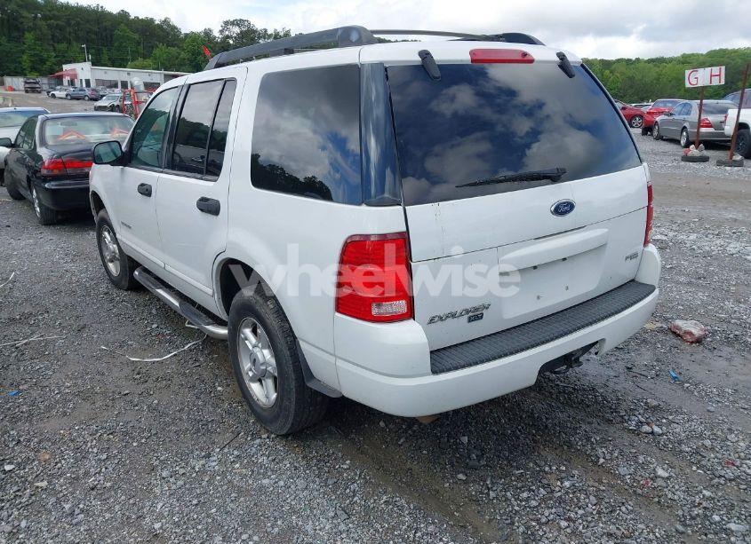 Photo 3 of 2005 Ford Explorer XLT/XLT SPORT (VIN 1FMZU73E15ZA62100)