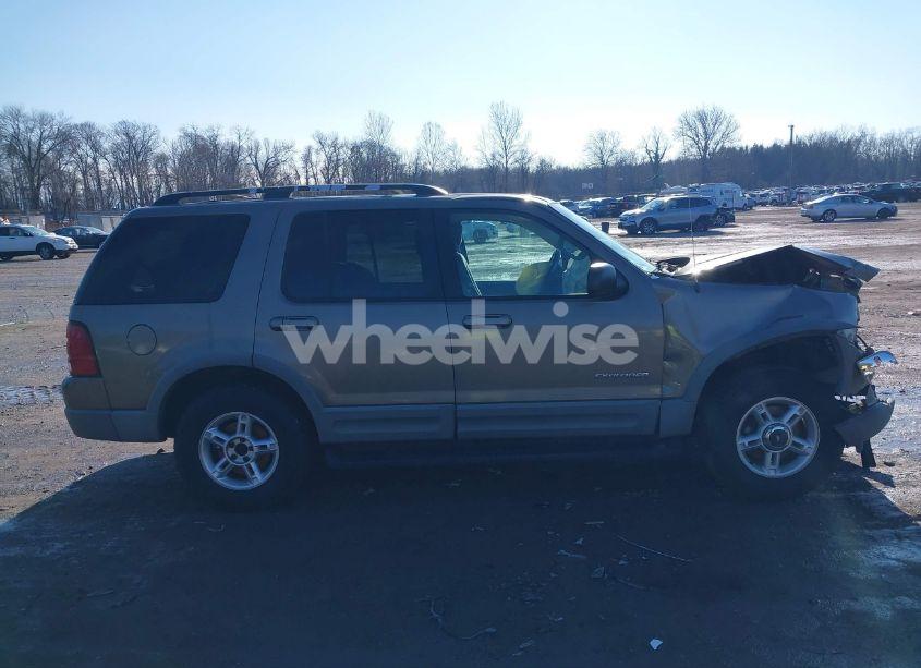 Photo 13 of 2002 Ford Explorer XLT (VIN 1FMZU73E22UC39410)