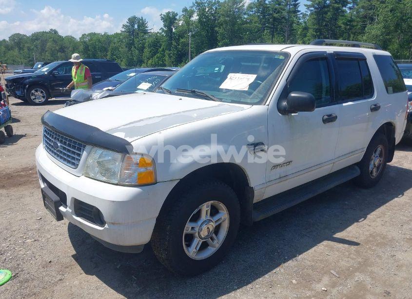 Photo 2 of 2004 Ford Explorer NBX/XLT (VIN 1FMZU73E24UC09391)