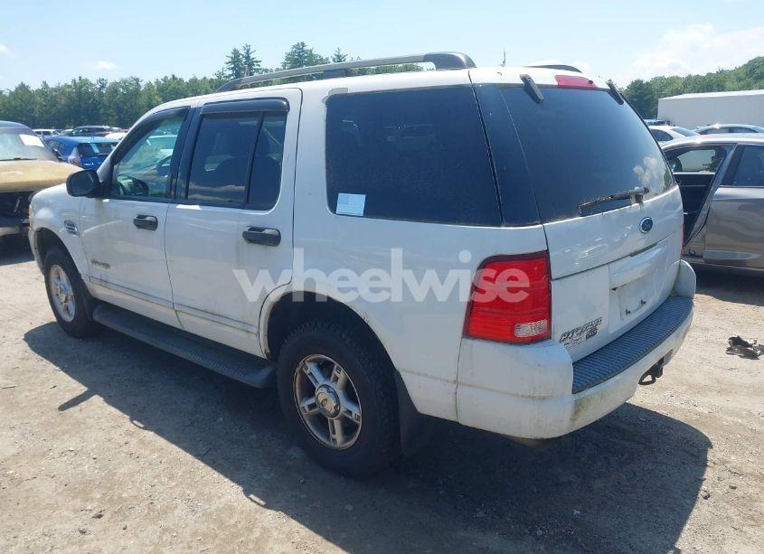 Photo 3 of 2004 Ford Explorer NBX/XLT (VIN 1FMZU73E24UC09391)