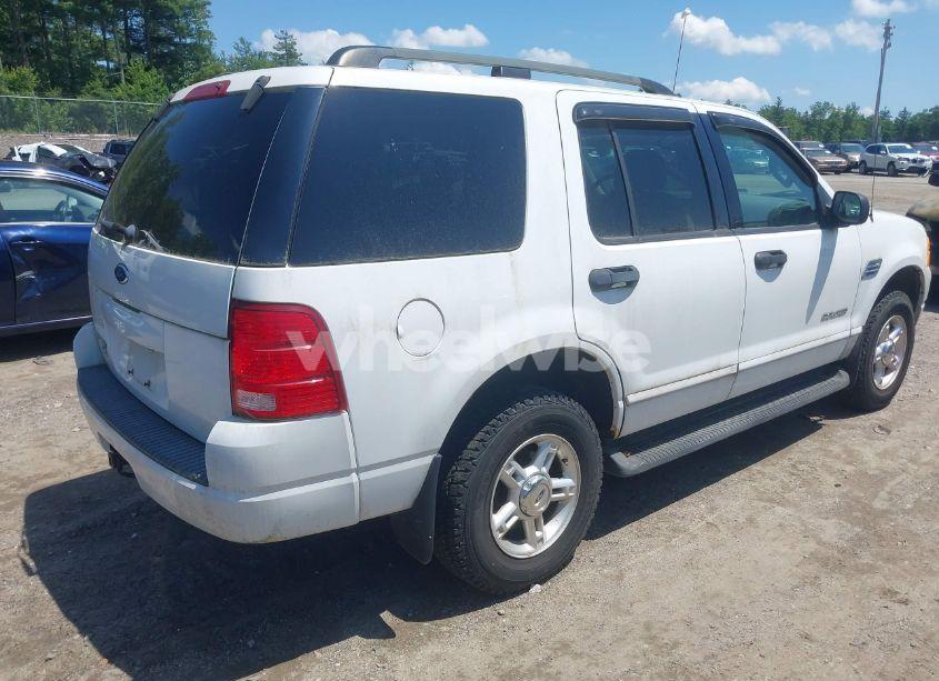 Photo 4 of 2004 Ford Explorer NBX/XLT (VIN 1FMZU73E24UC09391)