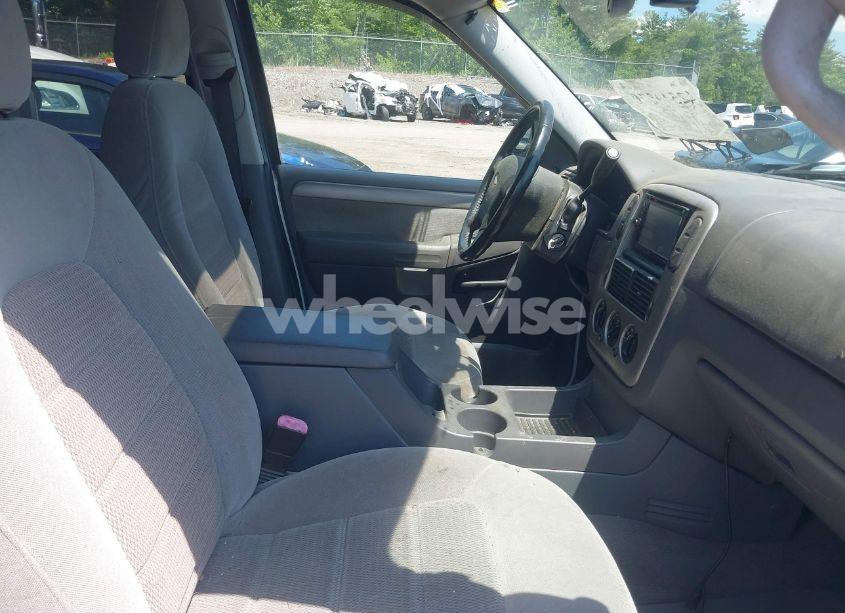 Photo 5 of 2004 Ford Explorer NBX/XLT (VIN 1FMZU73E24UC09391)