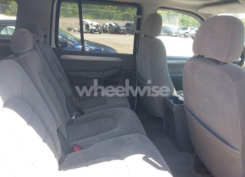 Photo 8 of 2004 Ford Explorer NBX/XLT (VIN 1FMZU73E24UC09391)