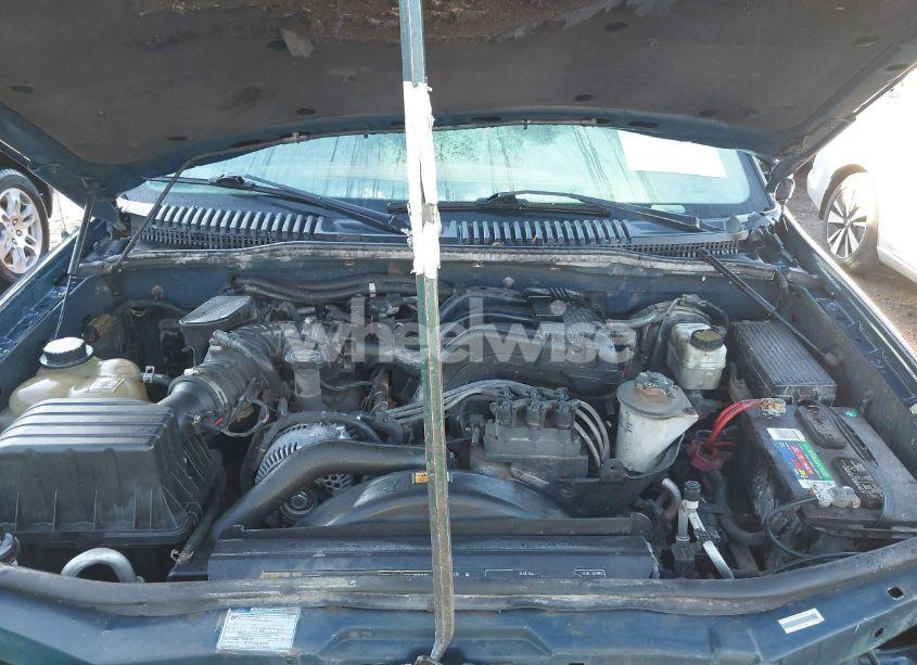 Photo 10 of 2005 Ford Explorer XLT/XLT SPORT (VIN 1FMZU73E25UA40569)