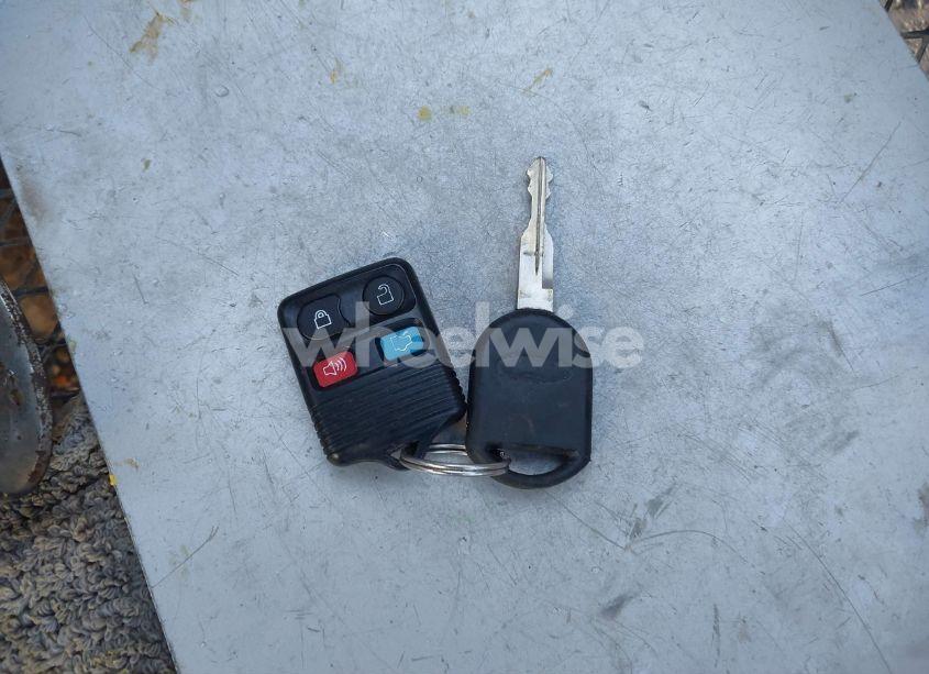 Photo 11 of 2005 Ford Explorer XLT/XLT SPORT (VIN 1FMZU73E25UA40569)