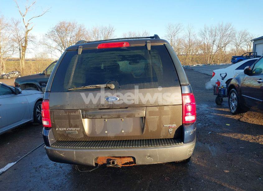 Photo 16 of 2005 Ford Explorer XLT/XLT SPORT (VIN 1FMZU73E25UA40569)