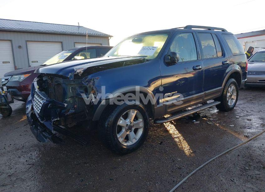 Photo 2 of 2005 Ford Explorer XLT/XLT SPORT (VIN 1FMZU73E25UA40569)
