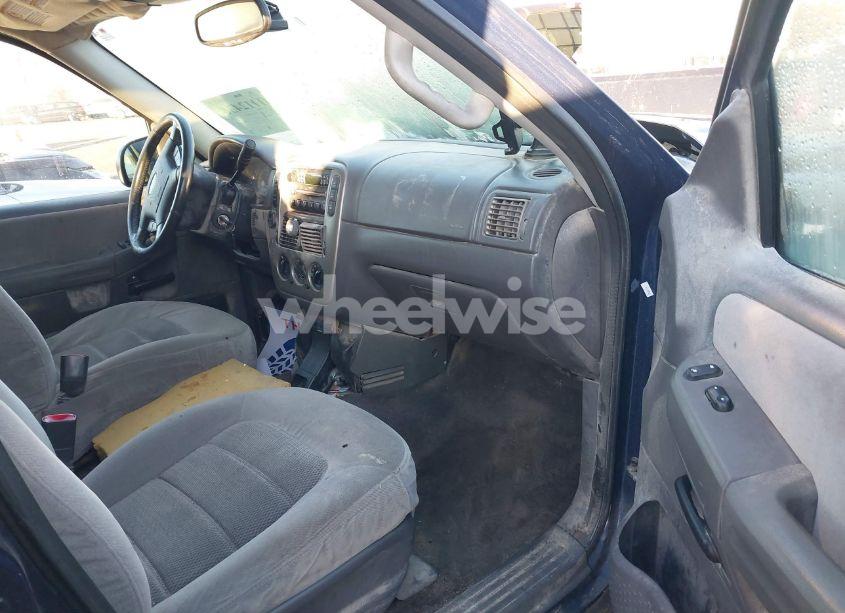 Photo 5 of 2005 Ford Explorer XLT/XLT SPORT (VIN 1FMZU73E25UA40569)