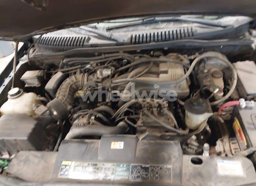 Photo 10 of 2002 Ford Explorer XLT (VIN 1FMZU73E42UC09020)