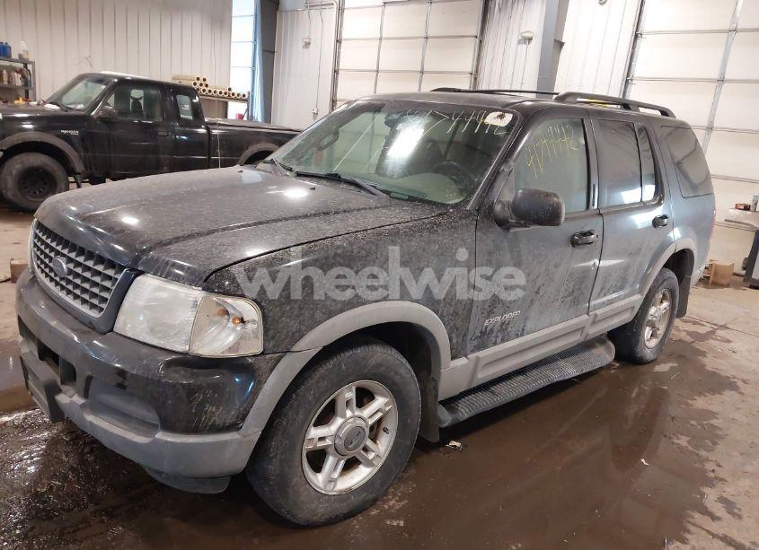 Photo 2 of 2002 Ford Explorer XLT (VIN 1FMZU73E42UC09020)