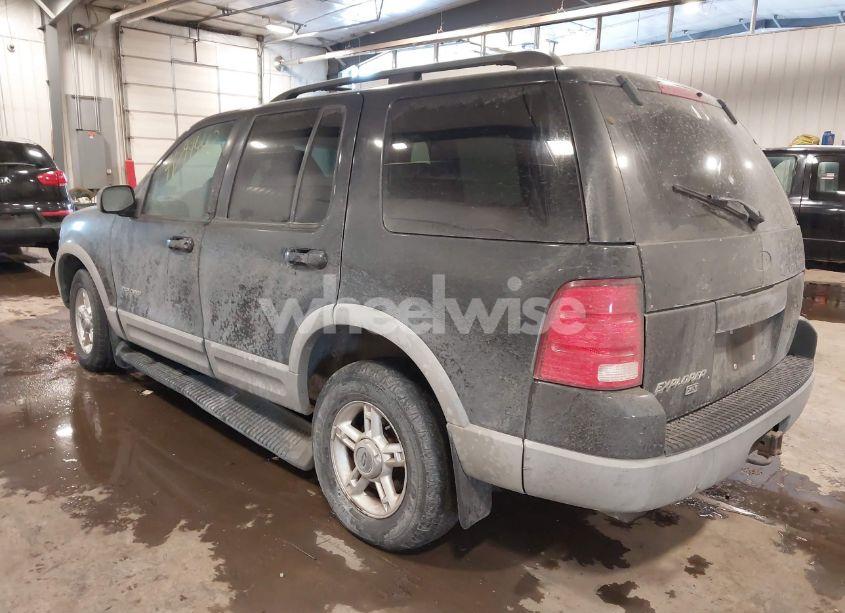Photo 3 of 2002 Ford Explorer XLT (VIN 1FMZU73E42UC09020)
