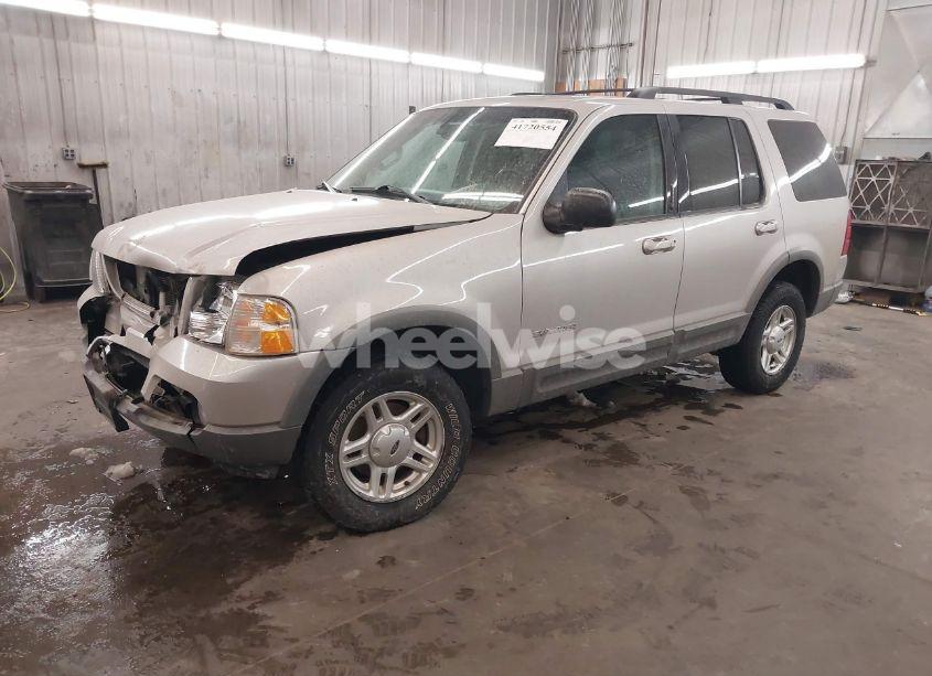 Photo 2 of 2002 Ford Explorer XLT (VIN 1FMZU73E42UC44558)