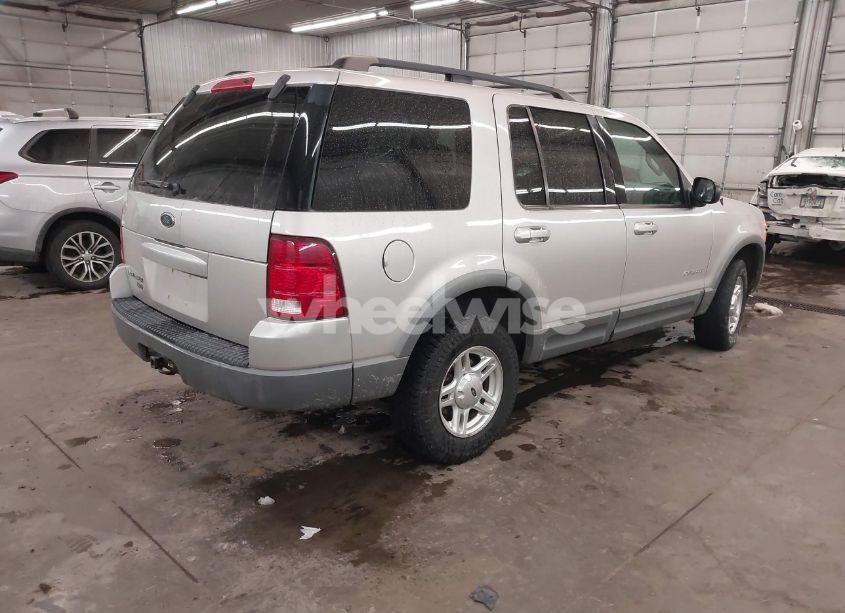 Photo 4 of 2002 Ford Explorer XLT (VIN 1FMZU73E42UC44558)
