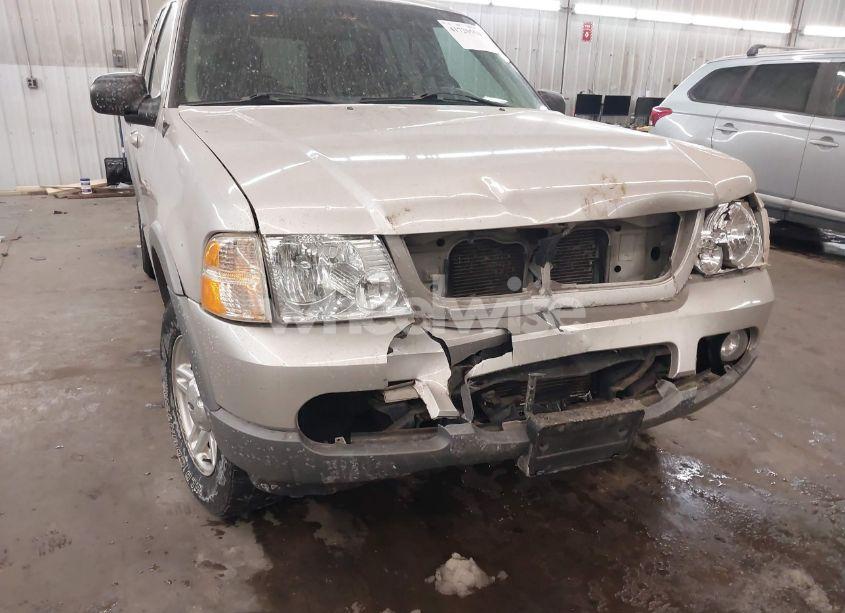 Photo 6 of 2002 Ford Explorer XLT (VIN 1FMZU73E42UC44558)