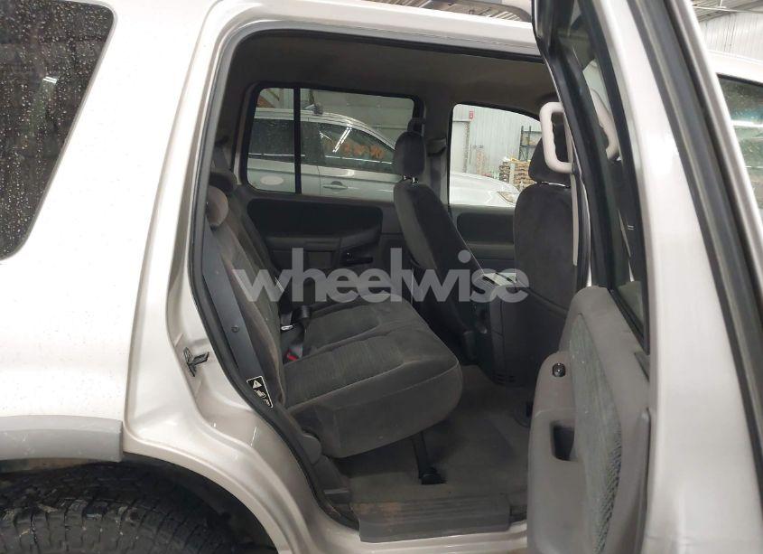 Photo 8 of 2002 Ford Explorer XLT (VIN 1FMZU73E42UC44558)