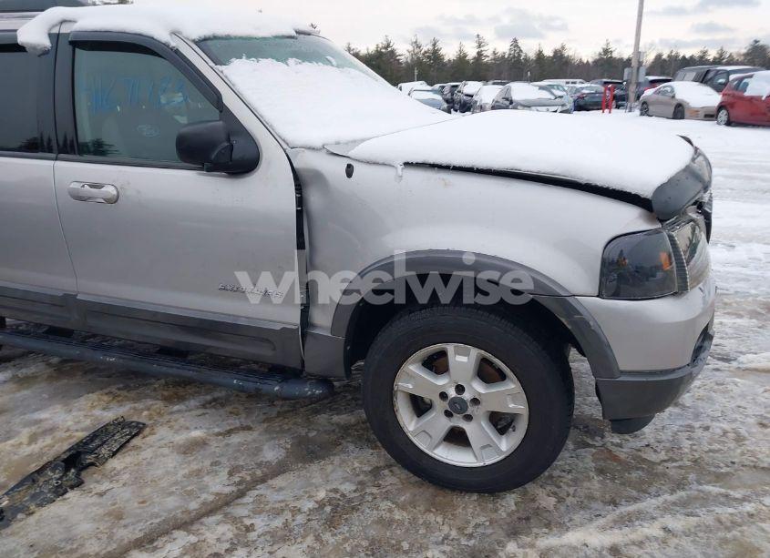 Photo 13 of 2005 Ford Explorer XLT/XLT SPORT (VIN 1FMZU73E45UA24308)
