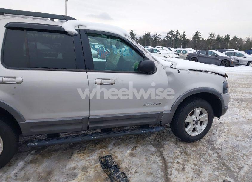 Photo 14 of 2005 Ford Explorer XLT/XLT SPORT (VIN 1FMZU73E45UA24308)